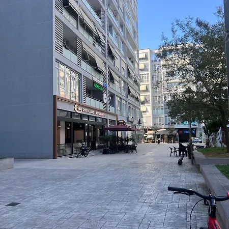 Maison Kika 2 * 地拉那